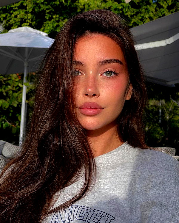 baddiesessence instagram image archive image