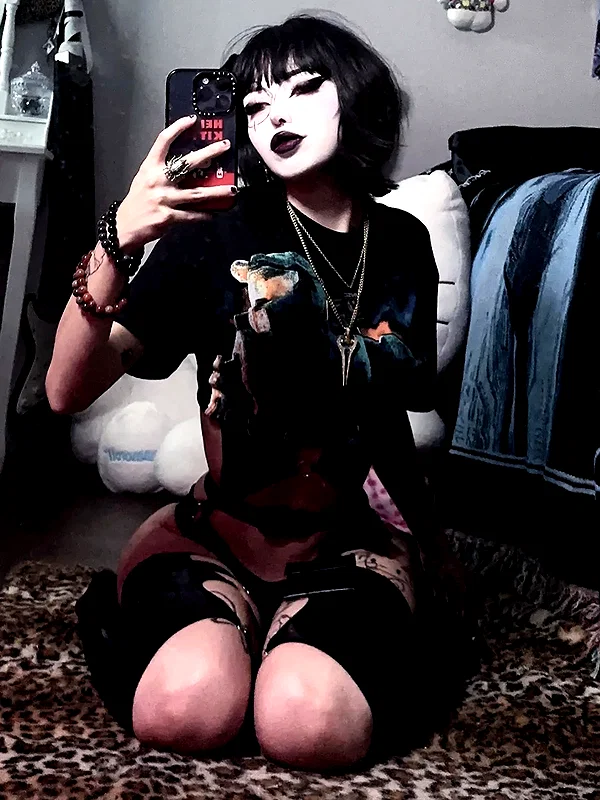 chica.niebla instagram image archive image
