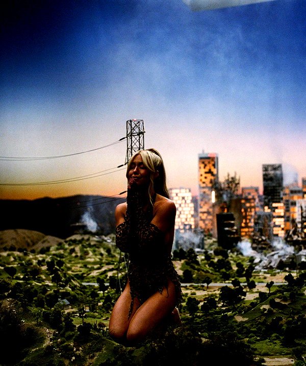 sydney_sweeney sydney_sweeney archive image