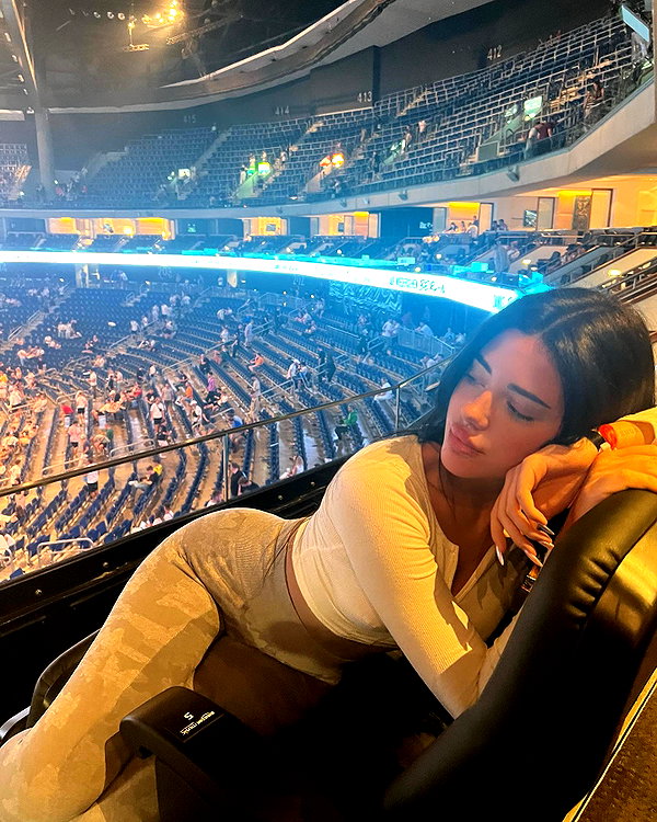 vanessa.rhd instagram image archive image