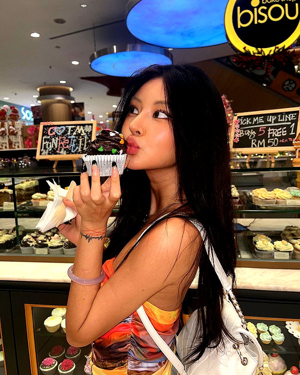 ll.lu1s instagram image archive image