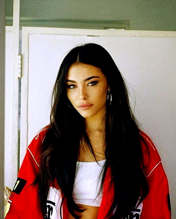 baddiesessence instagram image archive image