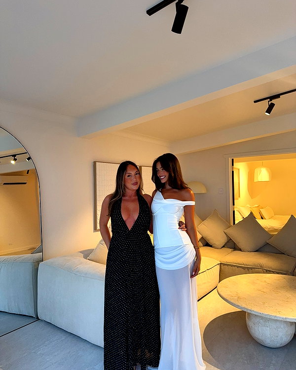 oliviaphillipps instagram image archive image
