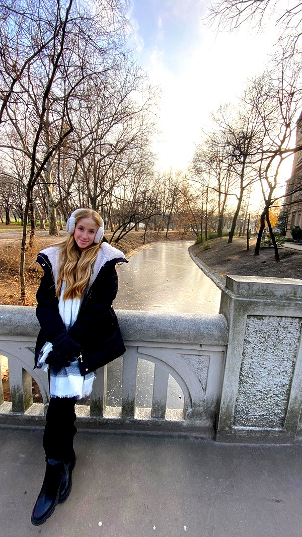 shani.zeltzer instagram image archive image