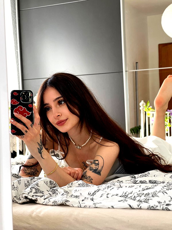 cata.leyah instagram image archive image