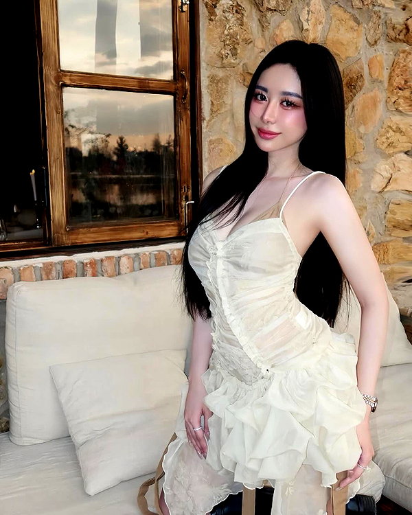 lyhythuedoxinh instagram image archive image
