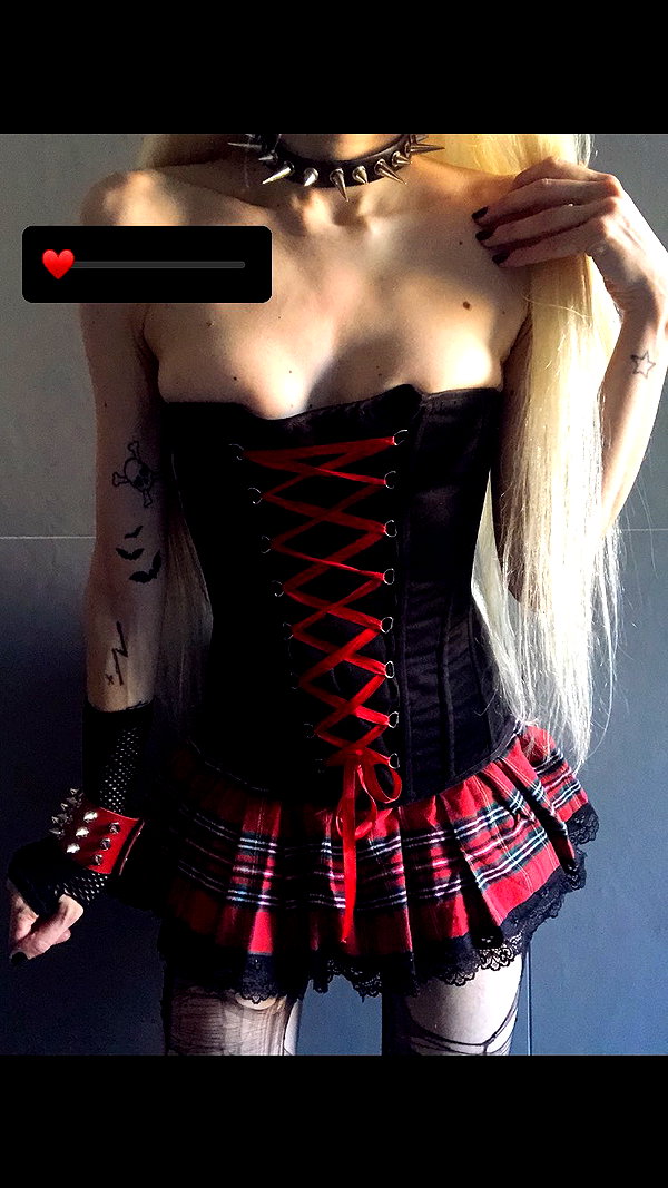 roxiechelon2 archive image