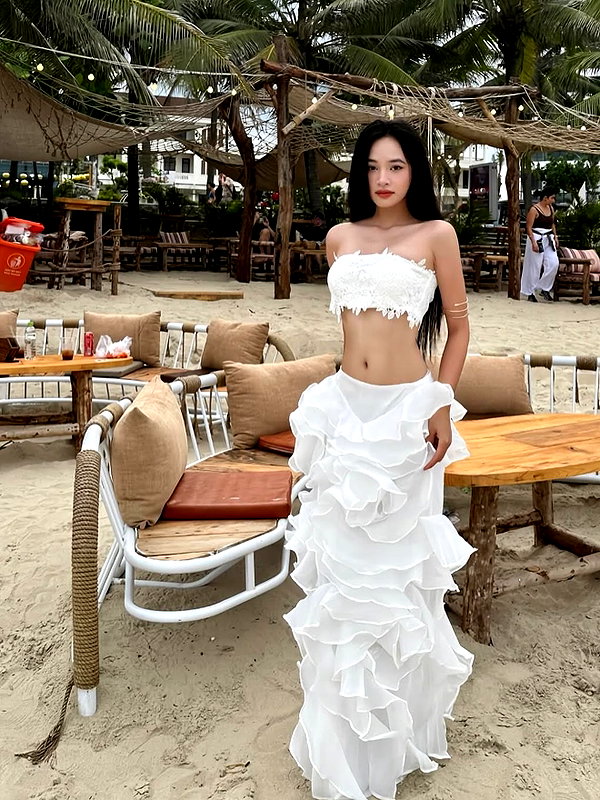 lyhythuedoxinh instagram image archive image