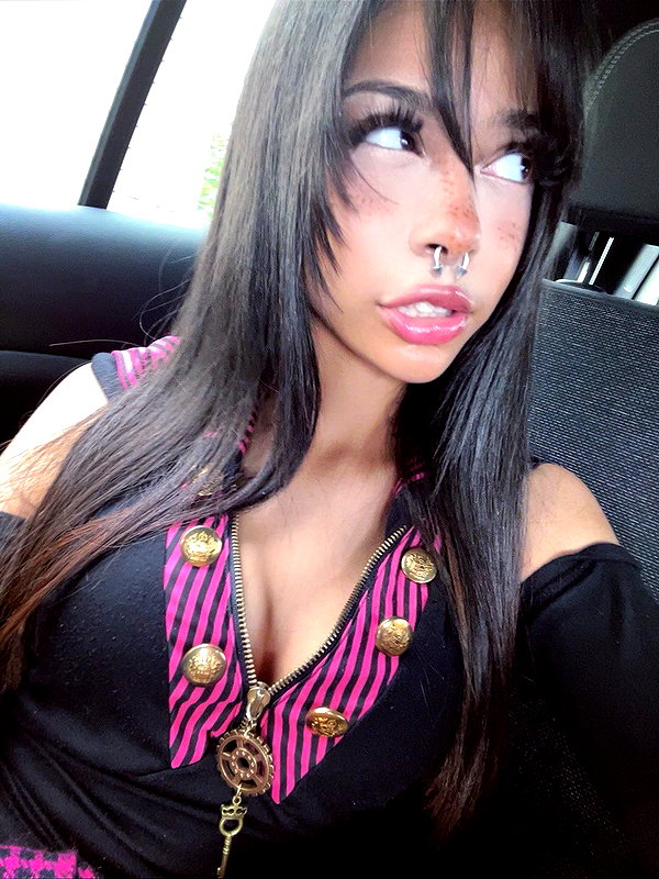 twodollie instagram image archive image