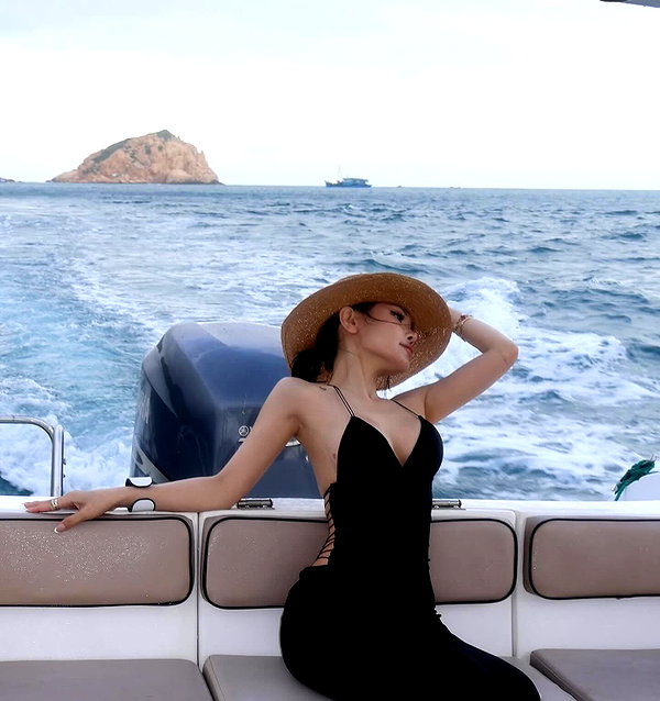 lyhythuedoxinh instagram image archive image