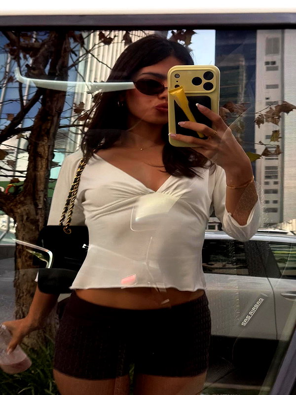 ainaratorneg instagram image archive image