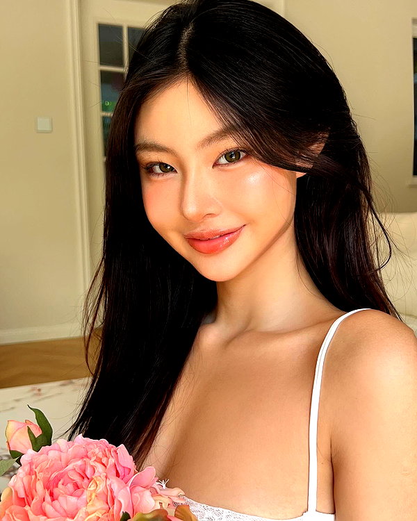 ll.lu1s instagram image archive image