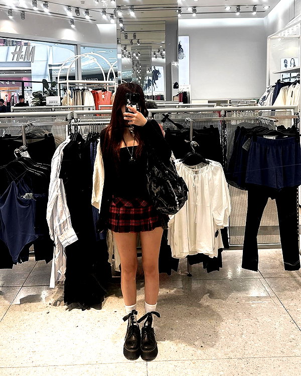 is2tian instagram image archive image