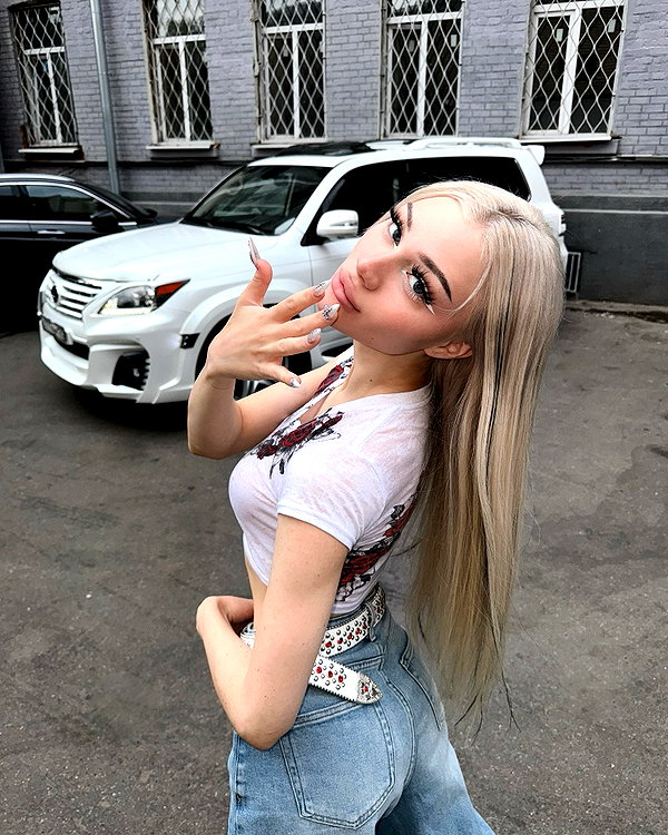 vik4au instagram image archive image