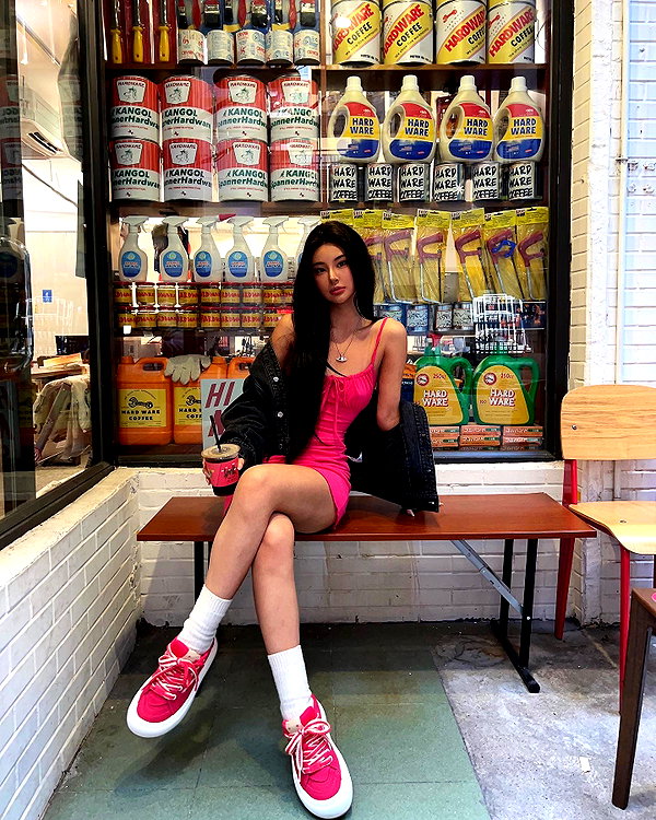 ll.lu1s instagram image archive image