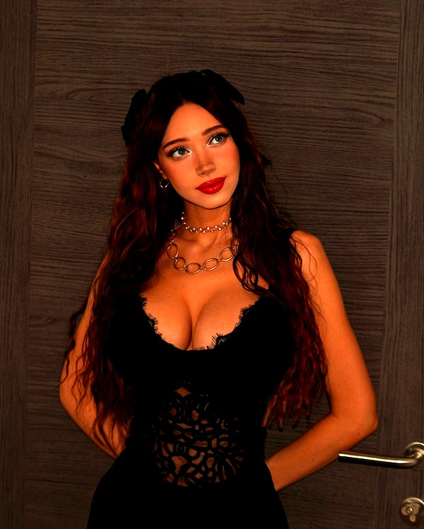 lydiavioletofficial instagram image archive image