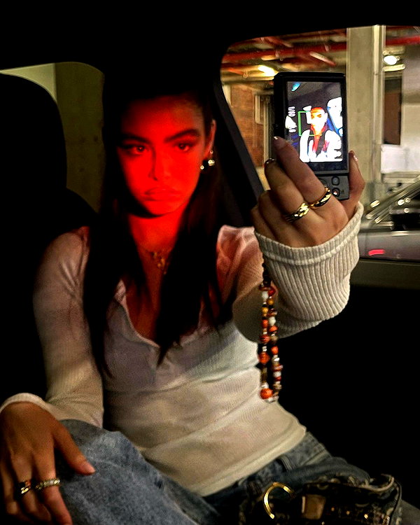 oliviaphillipps instagram image archive image