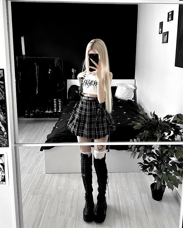 _lia.moon archive image