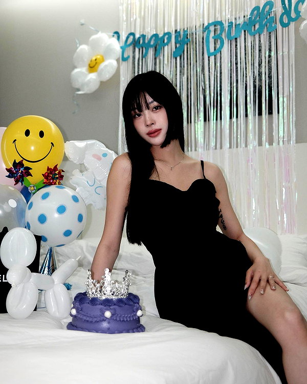 emily.ghoul instagram image archive image