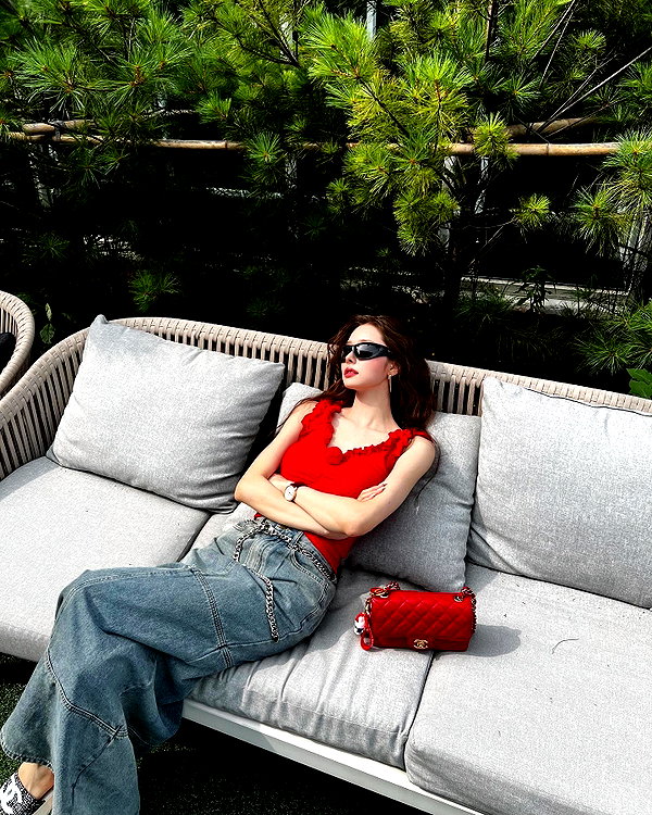 dear.zia instagram image archive image
