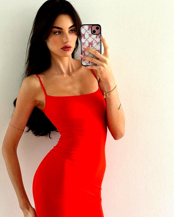 baddiesessence instagram image archive image