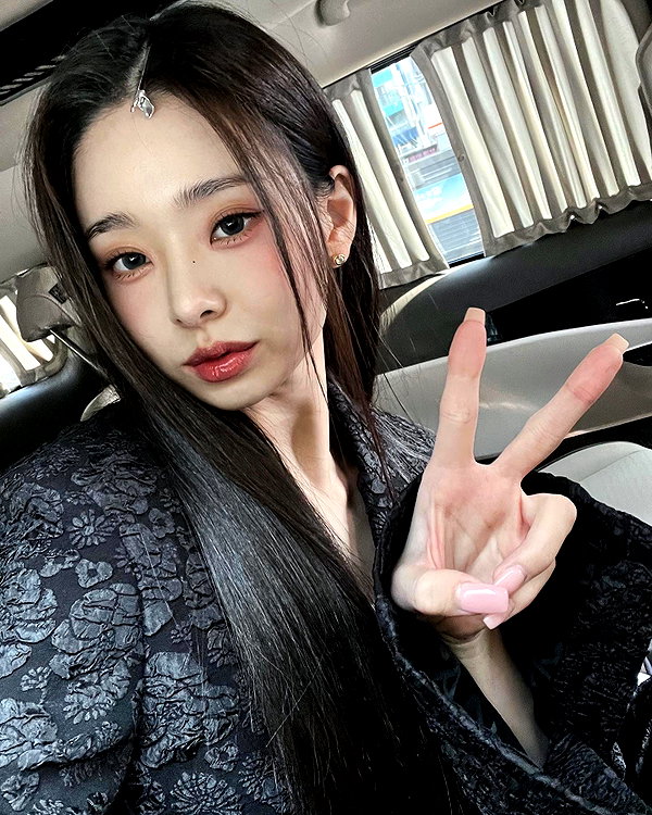 dear.zia instagram image archive image