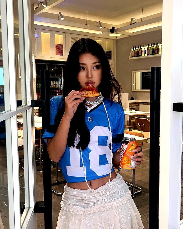 ll.lu1s instagram image archive image