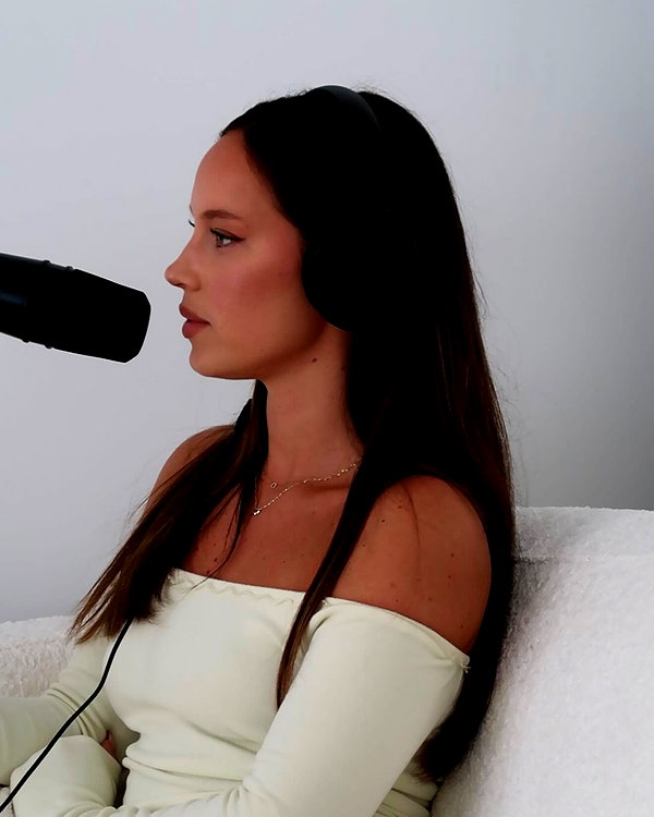 olivia.mathers instagram image archive image