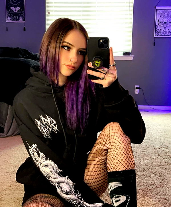 megann_eliizabeth instagram image archive image