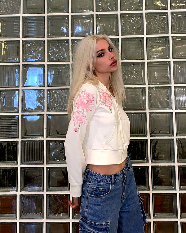 alien.hanna instagram image archive image