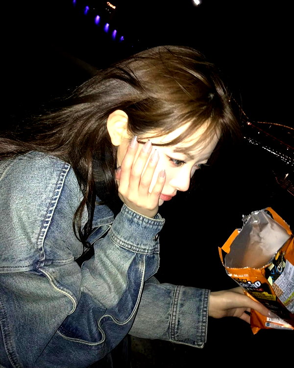 hhh.e_c.v instagram image archive image