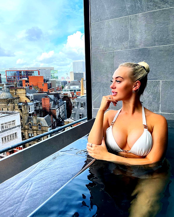 rhiannonbluee instagram image archive image
