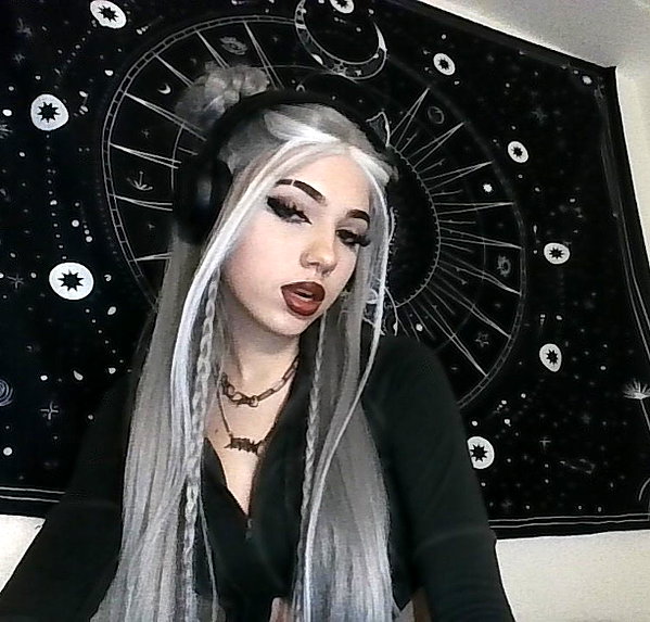 _roniira instagram image archive image