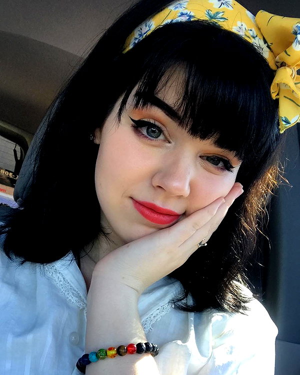 yeahimcaroline instagram image archive image