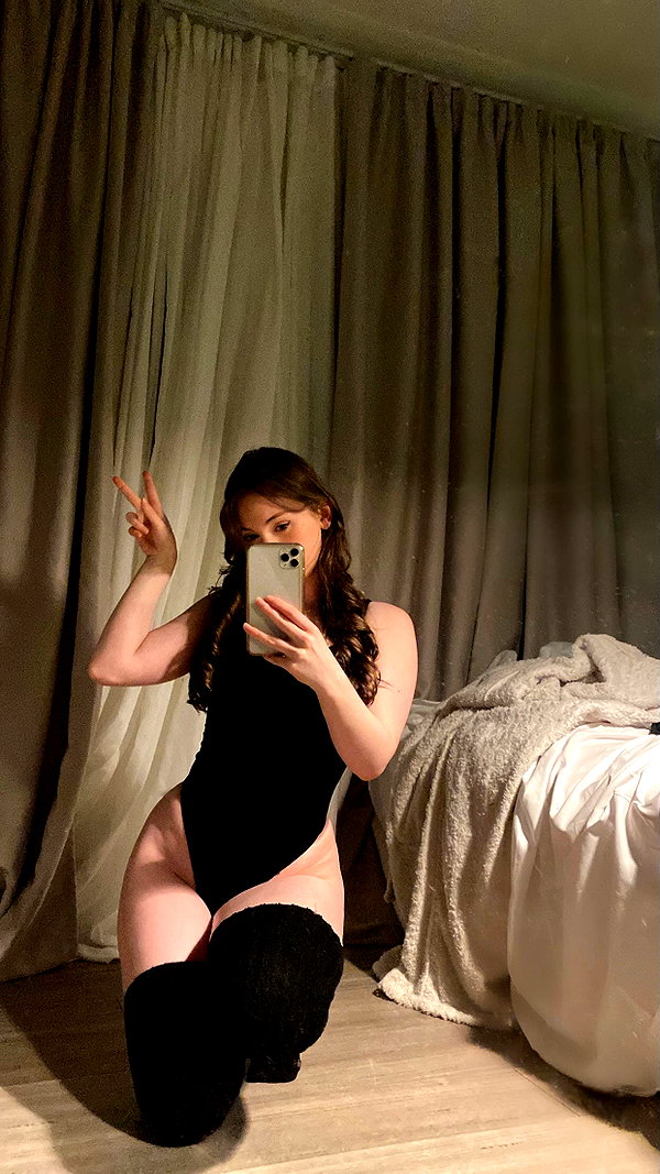 danielledawnnn archive image