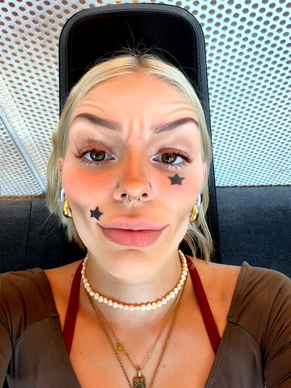 peachtoot.plz instagram image archive image