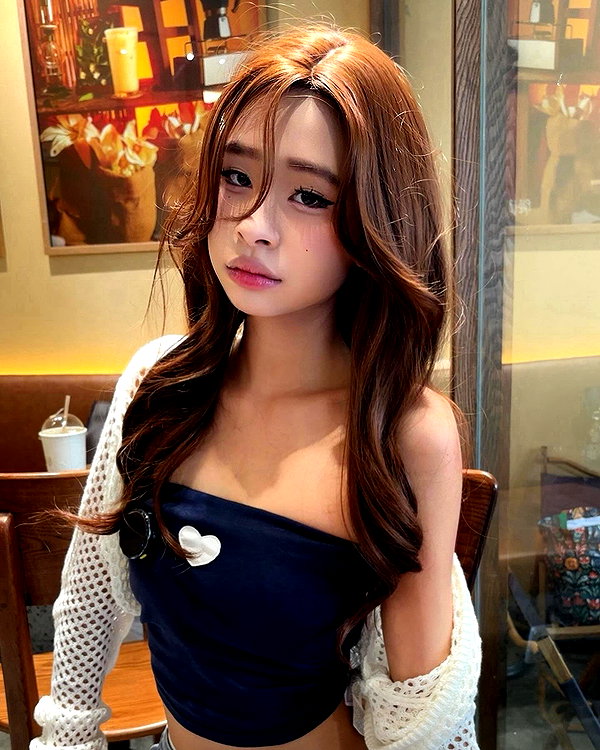 princessamelia_official instagram image archive image
