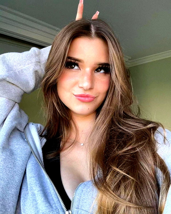 baddiesessence instagram image archive image