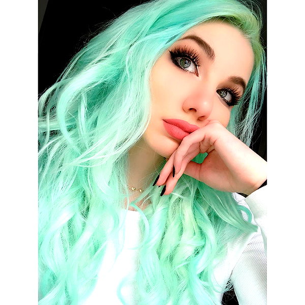 danielle.mercedie instagram image archive image