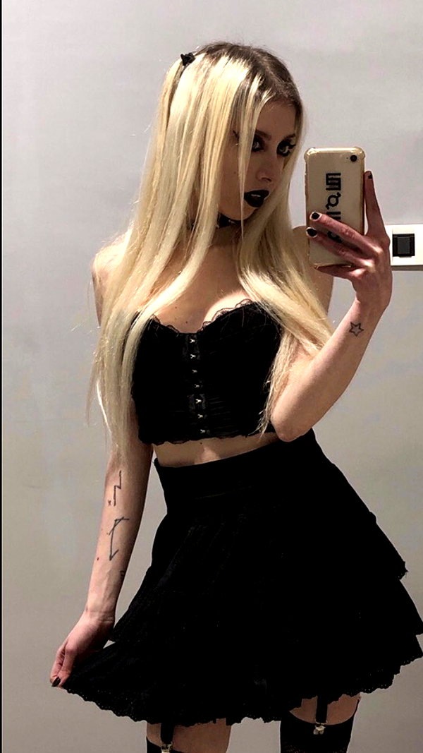 roxiechelon2 archive image