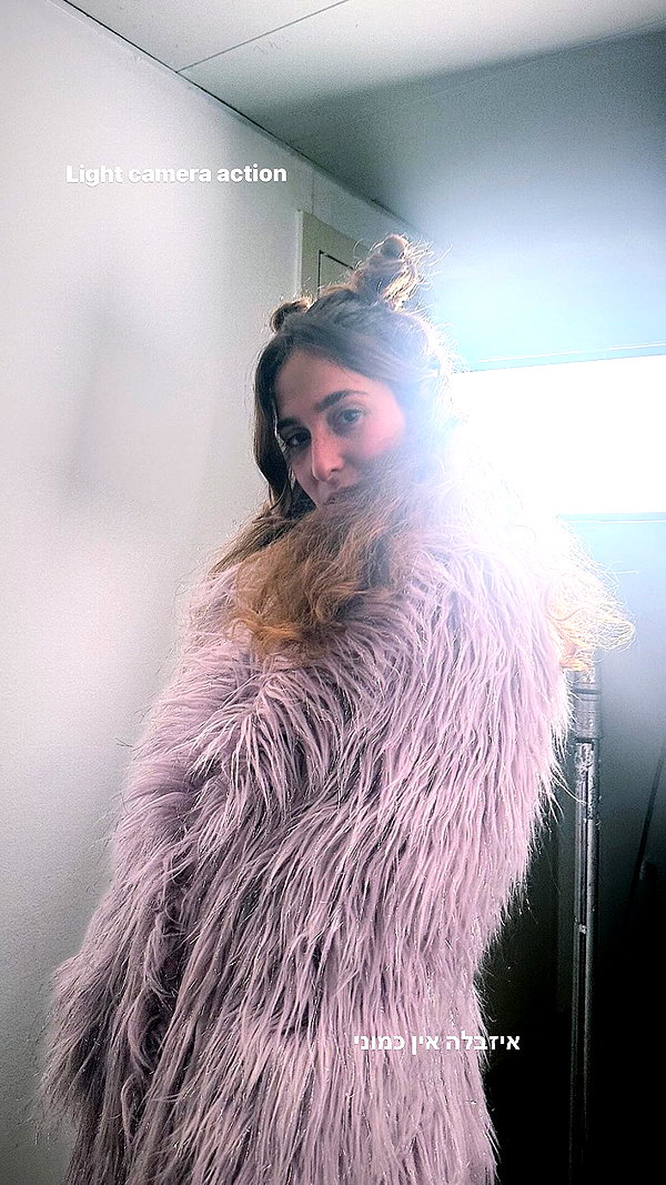 romi_henenson instagram image archive image