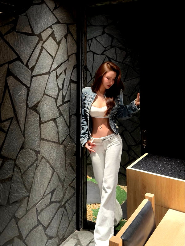 lyhythuedoxinh instagram image archive image