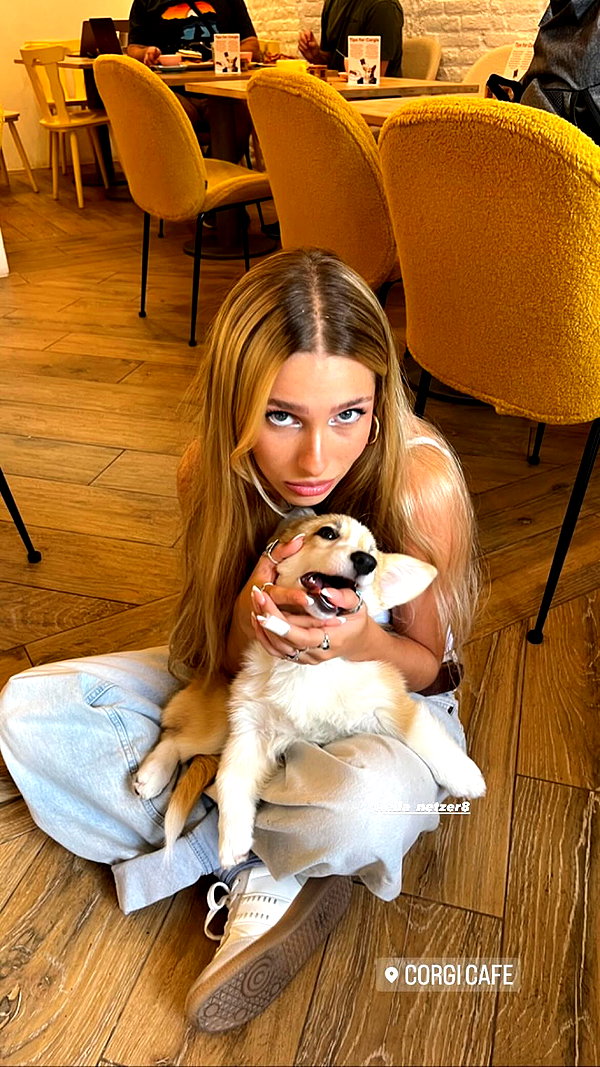 ella_netzer8 instagram image archive image