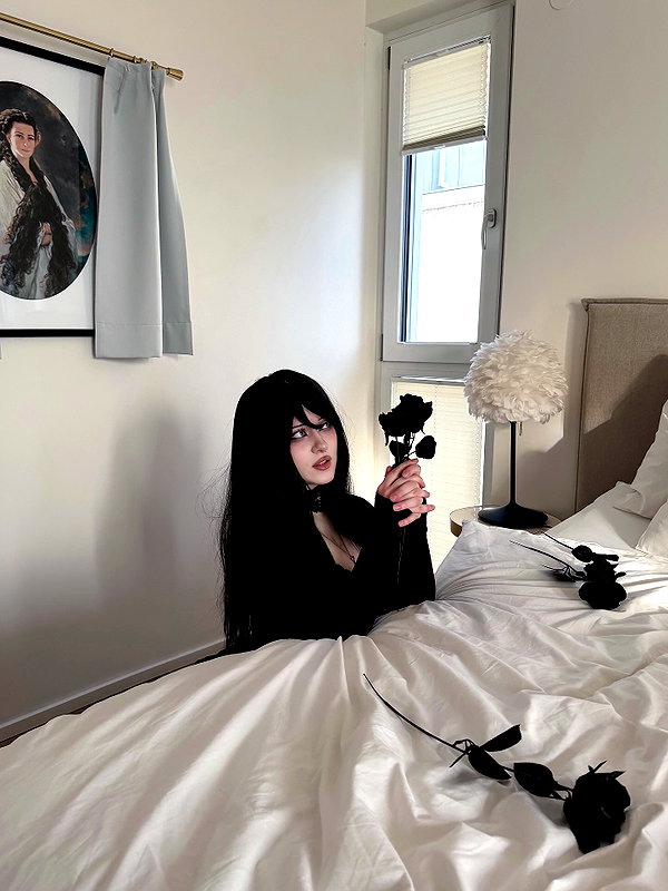 andasrose instagram image archive image