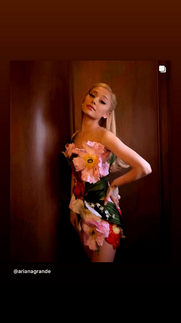 arianagrande instagram image archive image