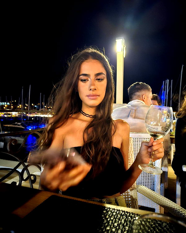 andreeamariavinatoru instagram image archive image