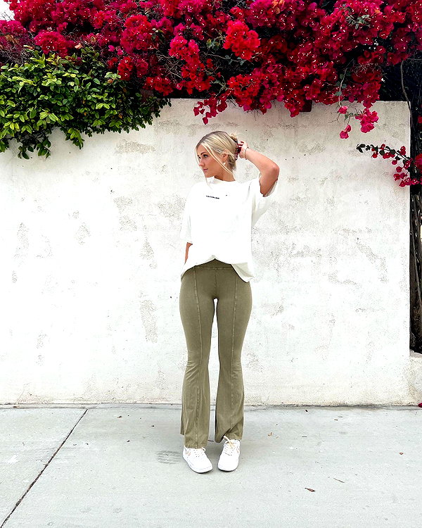 allie_dunn instagram image archive image