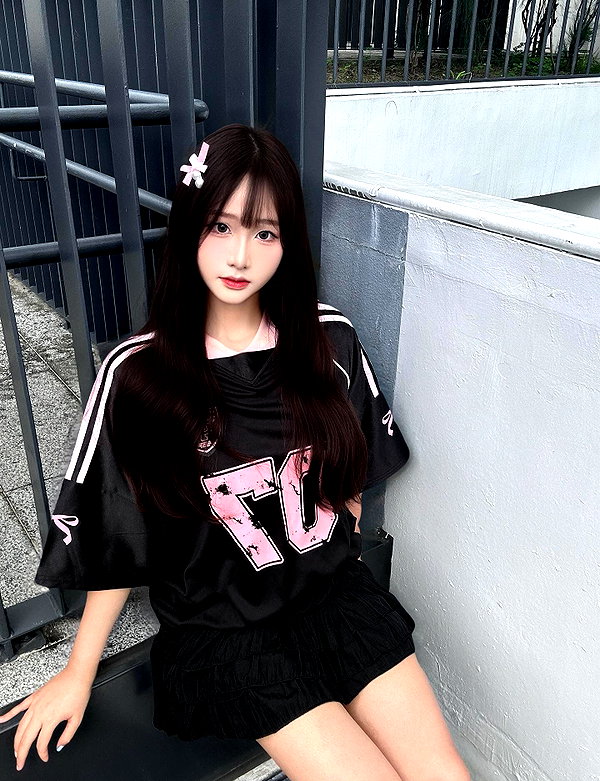 lai_931201 instagram image archive image