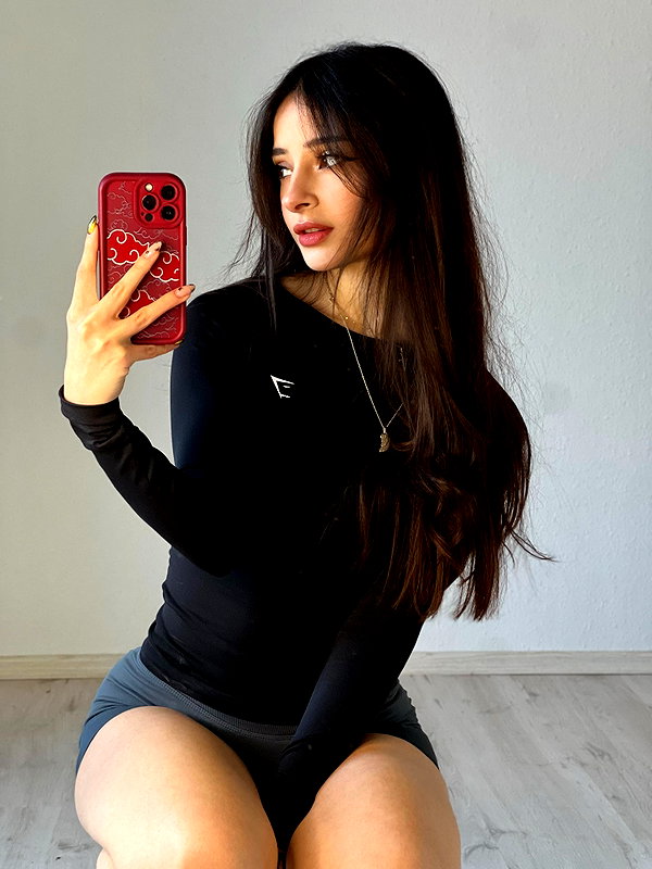 cata.leyah instagram image archive image