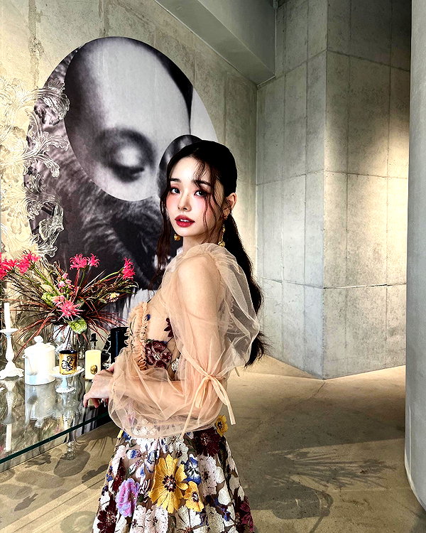 dear.zia instagram image archive image